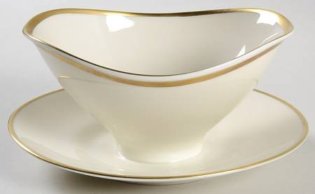 7540 (Coupe Shape) Gravy Boat with Attached Underplate