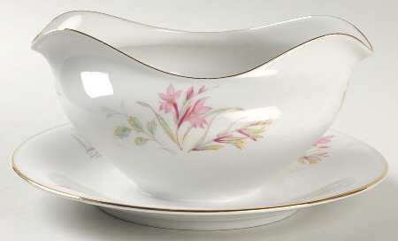 Alamedo Gravy Boat with Attached Underplate