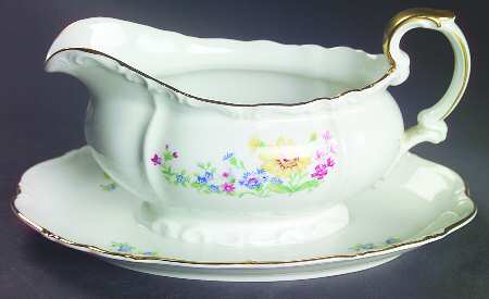 Alice Gravy Boat with Attached Underplate