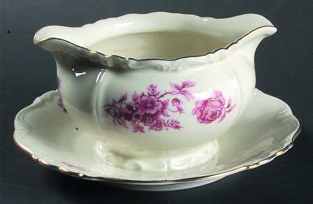 Aristocrat Gravy Boat with Attached Underplate