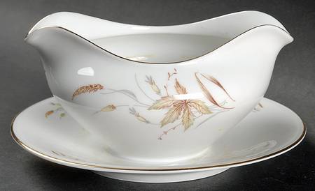 Aurora Gravy Boat with Attached Underplate