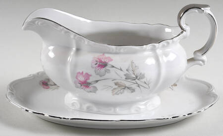 Belfonte Gravy Boat with Attached Underplate
