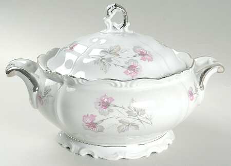 Belfonte Round Covered Vegetable