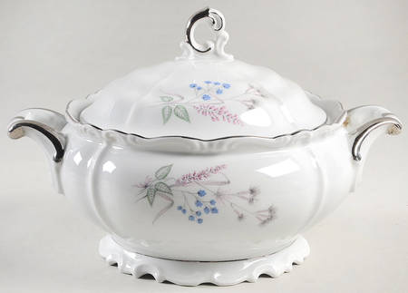 Belcrest Round Covered Vegetable
