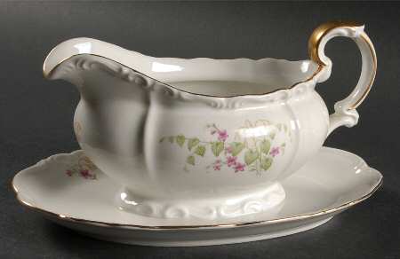 Bianca Gravy Boat with Attached Underplate