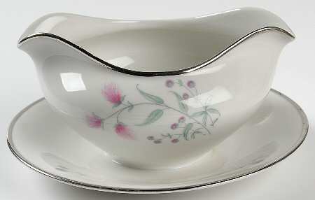 Carlisle Gravy Boat with Attached Underplate