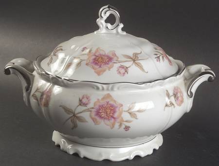 Clairmont Round Covered Vegetable