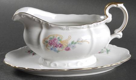 Cordoba Gravy Boat with Attached Underplate
