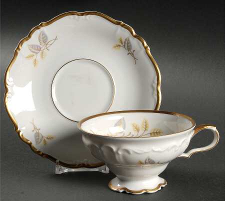 Darwin Footed Cup & Saucer Set