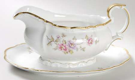 Delphine Gravy Boat with Attached Underplate