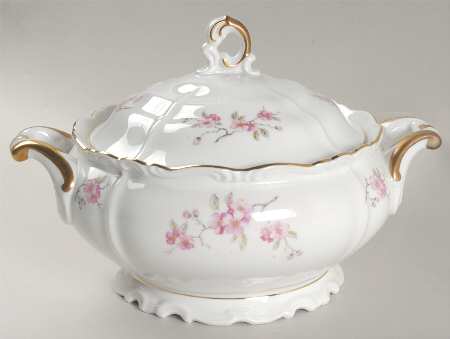 Dinah Round Covered Vegetable
