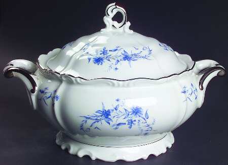 Empire Blue Round Covered Vegetable