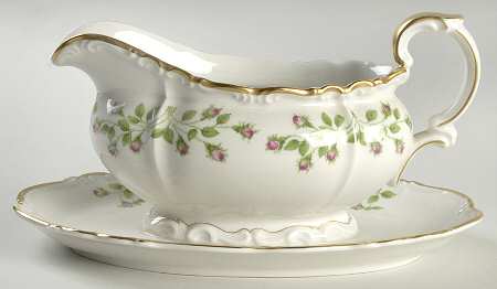 Hedgerose Gravy Boat with Attached Underplate