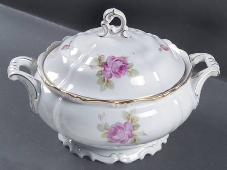 La Vie En Rose Round Covered Vegetable