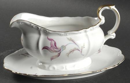 Longview Gravy Boat with Attached Underplate