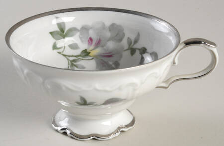 Lynn Footed Cup