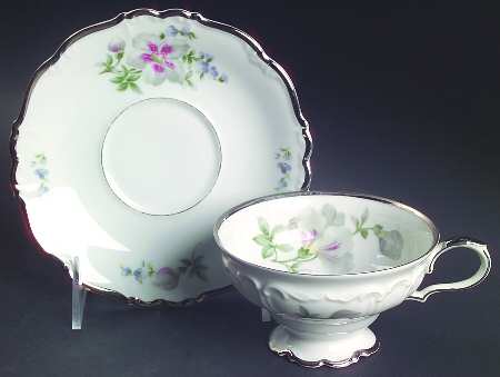 Lynn Footed Cup & Saucer Set