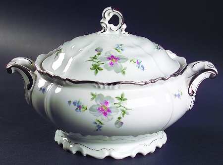Lynn Round Covered Vegetable