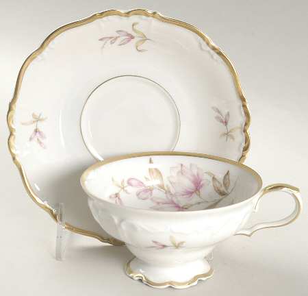 Magnolia Footed Cup & Saucer Set