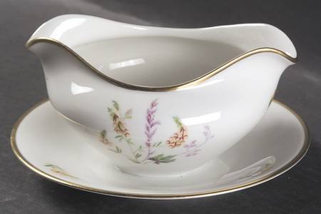 Malverne Round Gravy Boat/Attached Underplate