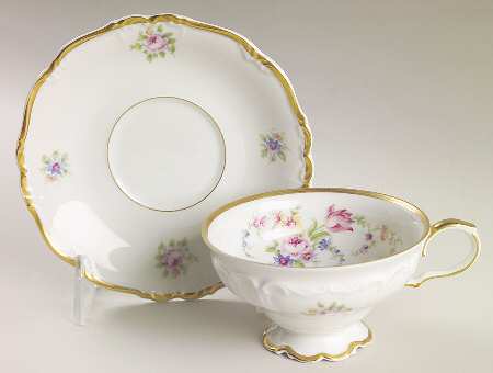 Margareta Footed Cup & Saucer Set