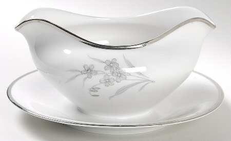 Modesto Gravy Boat with Attached Underplate