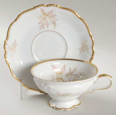 Oakland Footed Cup & Saucer Set