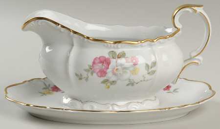 Oregon Gravy Boat with Attached Underplate
