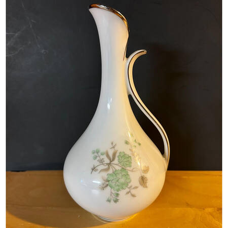 Orlando 7" Pitcher Vase