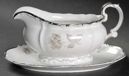 Primrose Gravy Boat with Attached Underplate