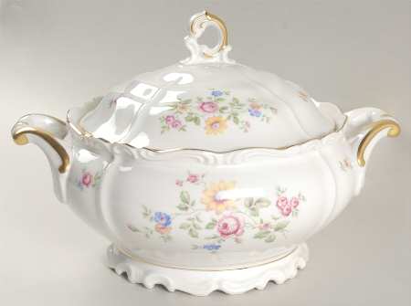 Queen's Rose (Whitebckgd) Round Covered Vegetable