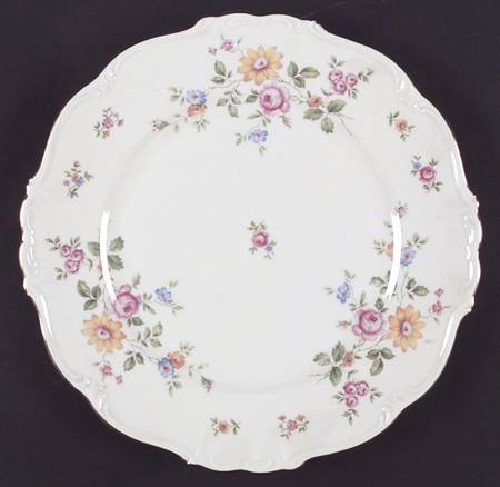 Queen's Rose (Cream Background) Dinner Plate