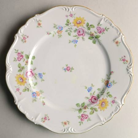 Queen's Rose (Cream Background) by Edelstein