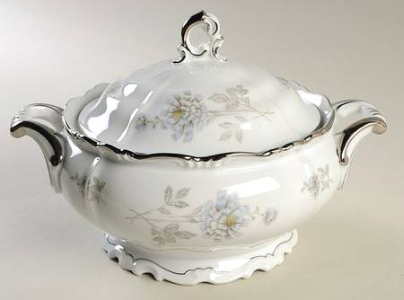 Riviera Round Covered Vegetable