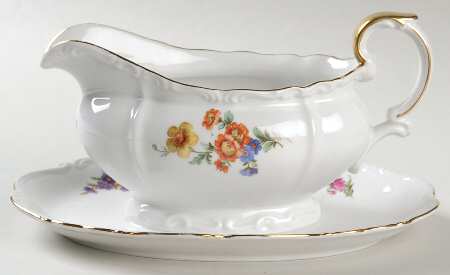 Rosetta Gravy Boat with Attached Underplate