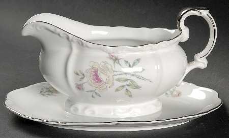 Roseville Gravy Boat with Attached Underplate