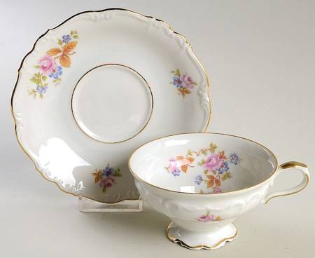 Silvia Footed Cup & Saucer Set