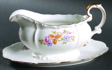 Silvia Gravy Boat with Attached Underplate
