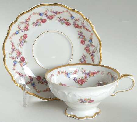 Victoria Footed Cup & Saucer Set