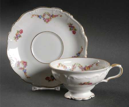 Victoria Footed Cup & Saucer Set