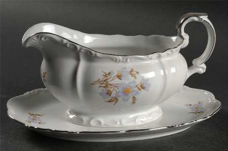 Winfield Gravy Boat with Attached Underplate