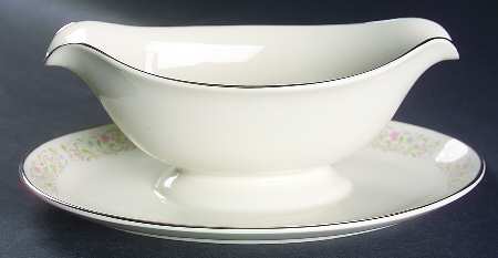Plantation Gravy Boat with Attached Underplate