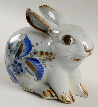 El Palomar Blue Crouching Rabbit Figurine
