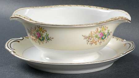 EJ1 Gravy Boat with Attached Underplate