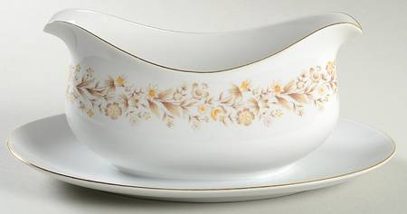 Elegante Gravy Boat with Attached Underplate