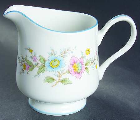 Lugano Creamer by Ekco