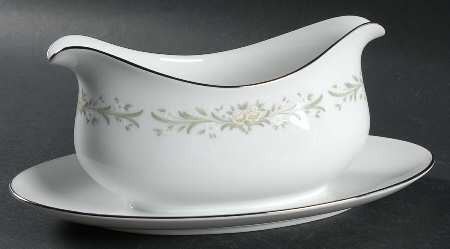 Milancia Gravy Boat with Attached Underplate by Ekco
