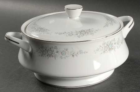 Winsford Round Covered Vegetable by Ekco