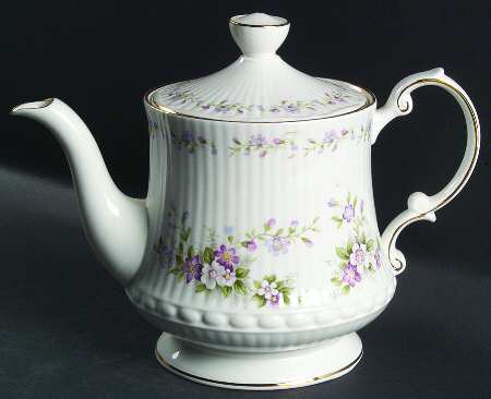 Chantilly Teapot & Lid by Elizabethan