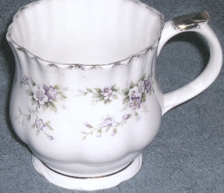 Chantilly Footed Cup
